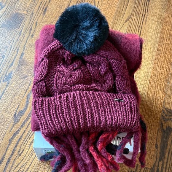 Steve Madden Women’s Burgundy Knit Hat with Black Pom and Scarf Set - Picture 2 of 4